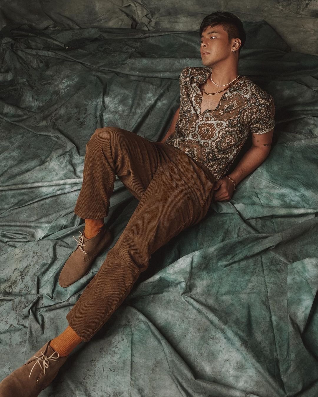 Kristoffer Martin renews contract with GMA Network