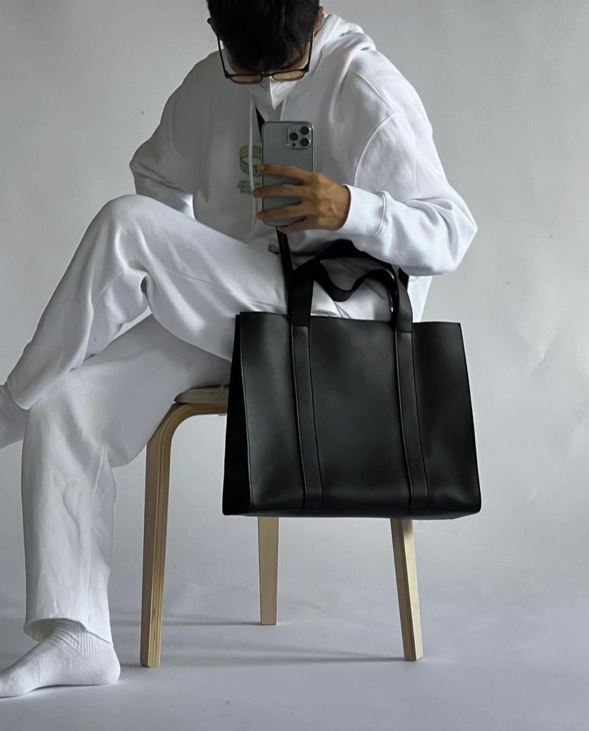N°21 Mini Eva Leather Shoulder Bag in White