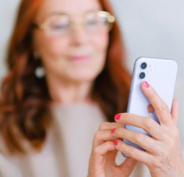 choosing the best smartphone for your parents