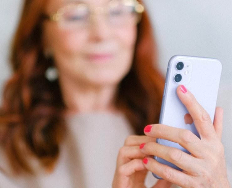choosing the best smartphone for your parents
