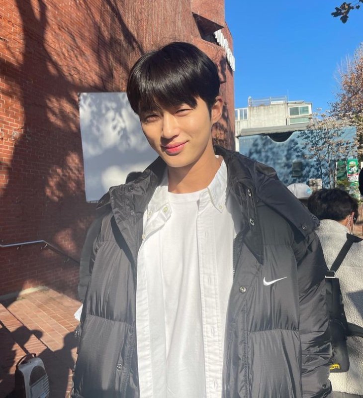 Byeon woo seok behind the scene photo