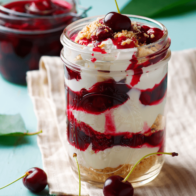 Picnic-themed birthday yummies