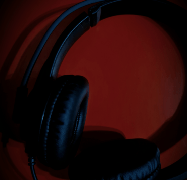 FLEEK Wolf Howl 1.0 in red background