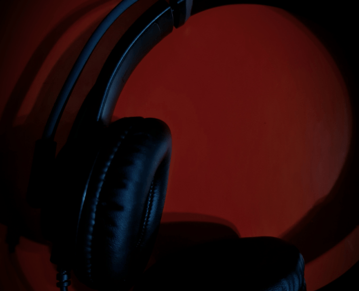 FLEEK Wolf Howl 1.0 in red background
