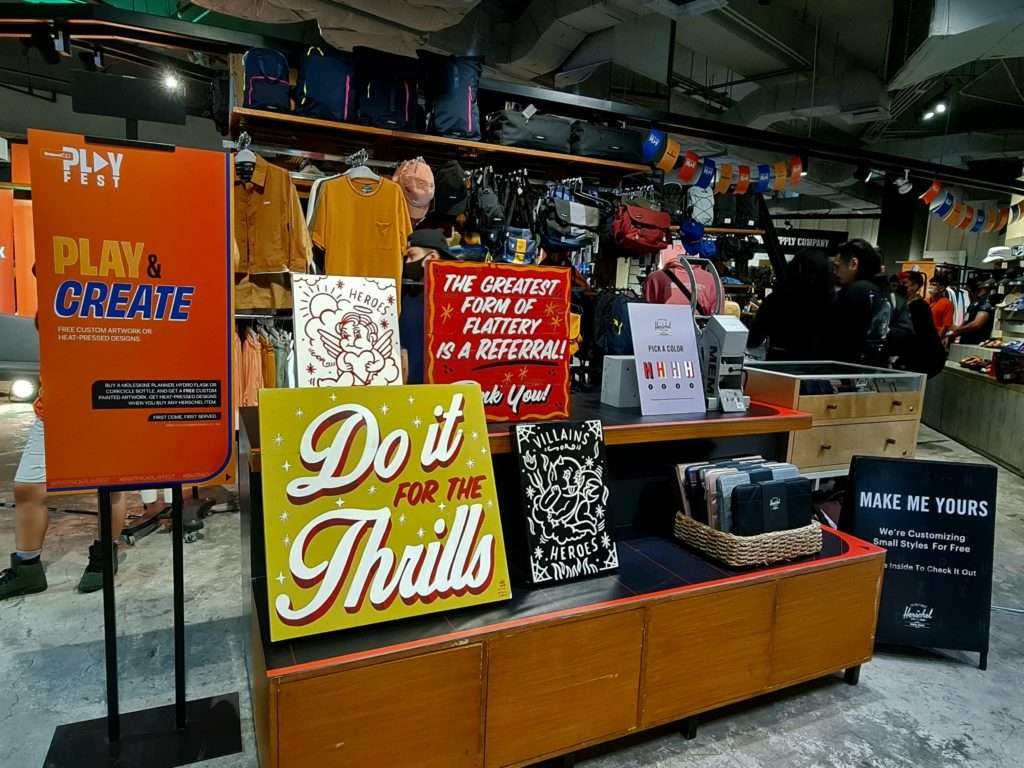 Signs by Tita Keks