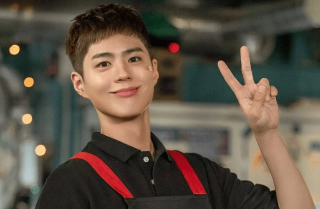 Park Bo Gum models the perfect boyfriend look for 'Arena