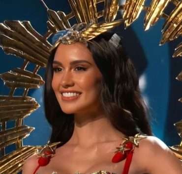 Celeste Cortesi transforms into Darna for her Miss Universe National Costume