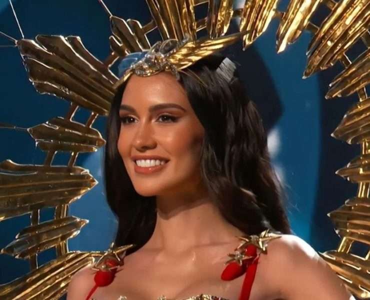 Celeste Cortesi transforms into Darna for her Miss Universe National Costume