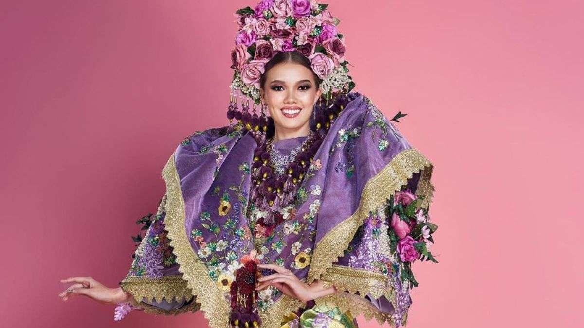 Annabelle McDonnell is pleasantly beautiful in her Flower National Costume