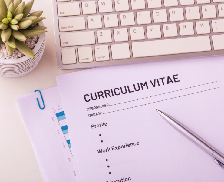 For First-Time Jobseekers: Résumé vs. Curriculum Vitae