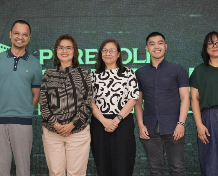 Festival director Christopher Cahilig (extreme left) and Puregold senior marketing manager Ivy Hayagan-Piedad (extreme right) together with representatives from Gateway Cineplex 18, the venue for the upcoming Puregold CinePanalo.