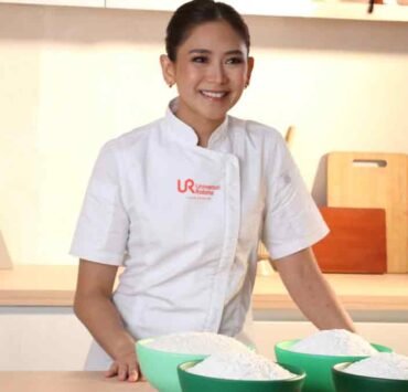 Behind-the-scenes look at award-winning singer and baking expert Sarah Geronimo-Guidicelli during a video shoot with her Universal Robina Corporation (URC) Flour family