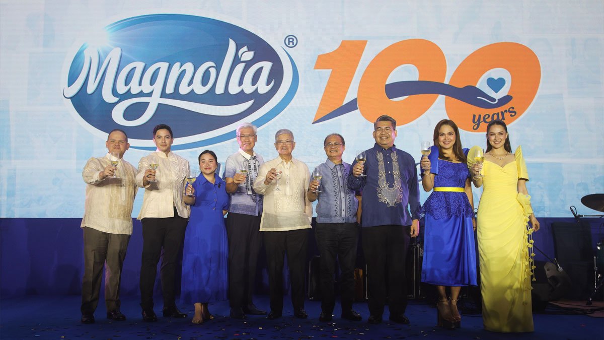 John Paul Ang, President and COO of San Miguel Corporation, Alden Richards, Monica Ang-Mercado, Chief Financial Officer of San Miguel Food and Beverage, Dr. Leo Obviar Vice President and General Manager for Magnolia Poultry, Francisco Alejo, former President of San Miguel Foods & current board member, Emmanuel Macalalag, President of San Miguel Foods, Judah Ruiz Vice President and General Manager for Magnolia Dairy & Coffee, Judy Ann Santos-Agoncillo, and Marian Rivera-Dantes