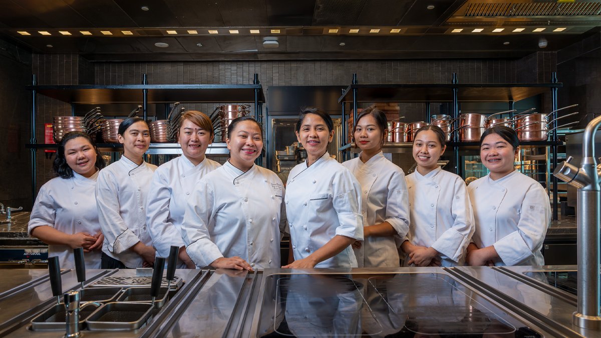 A delicious International Women’s Month dinner awaits as Chef January Belardo and her team prepare an indulgent nine-course meal for diners.