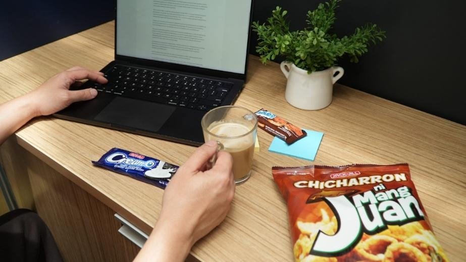Enjoy your snack breaks with your favorite recharging URC snack.