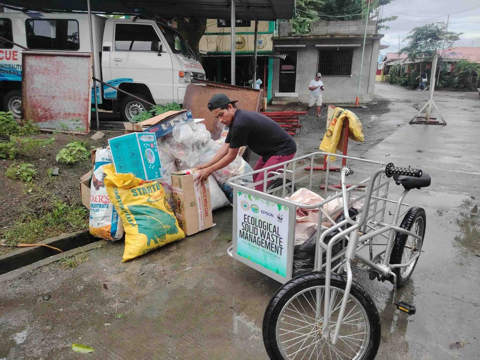 Through a practical, community-led initiative, Epson Philippines Corporation (EPC) partnered with World Wide Fund for Nature Philippines (WWF-Philippines) and completed the Pio Duran Waste Management Enhancement Project, helping strengthen local waste systems.
