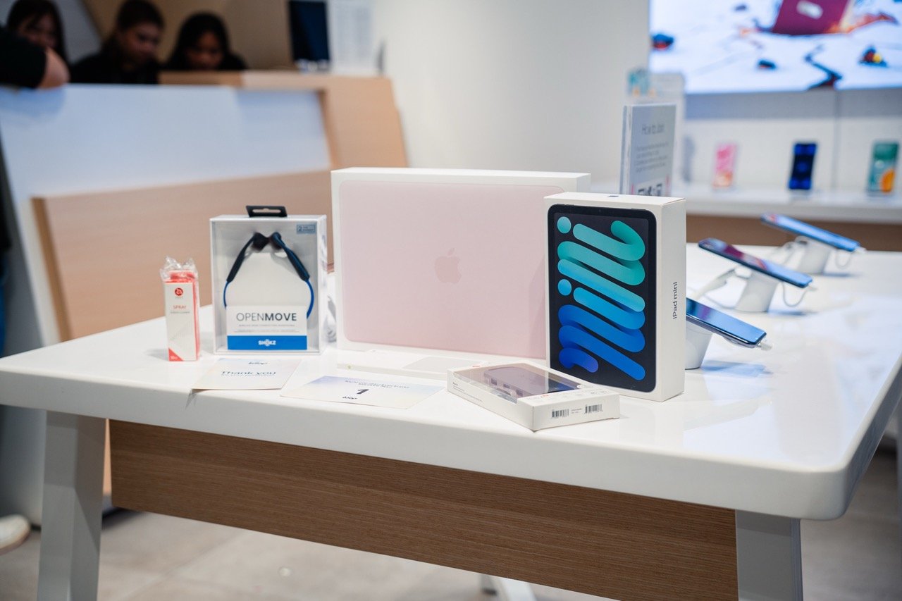 It’s love at first Mac – and The Loop is offering even more reasons to upgrade your tech and style.