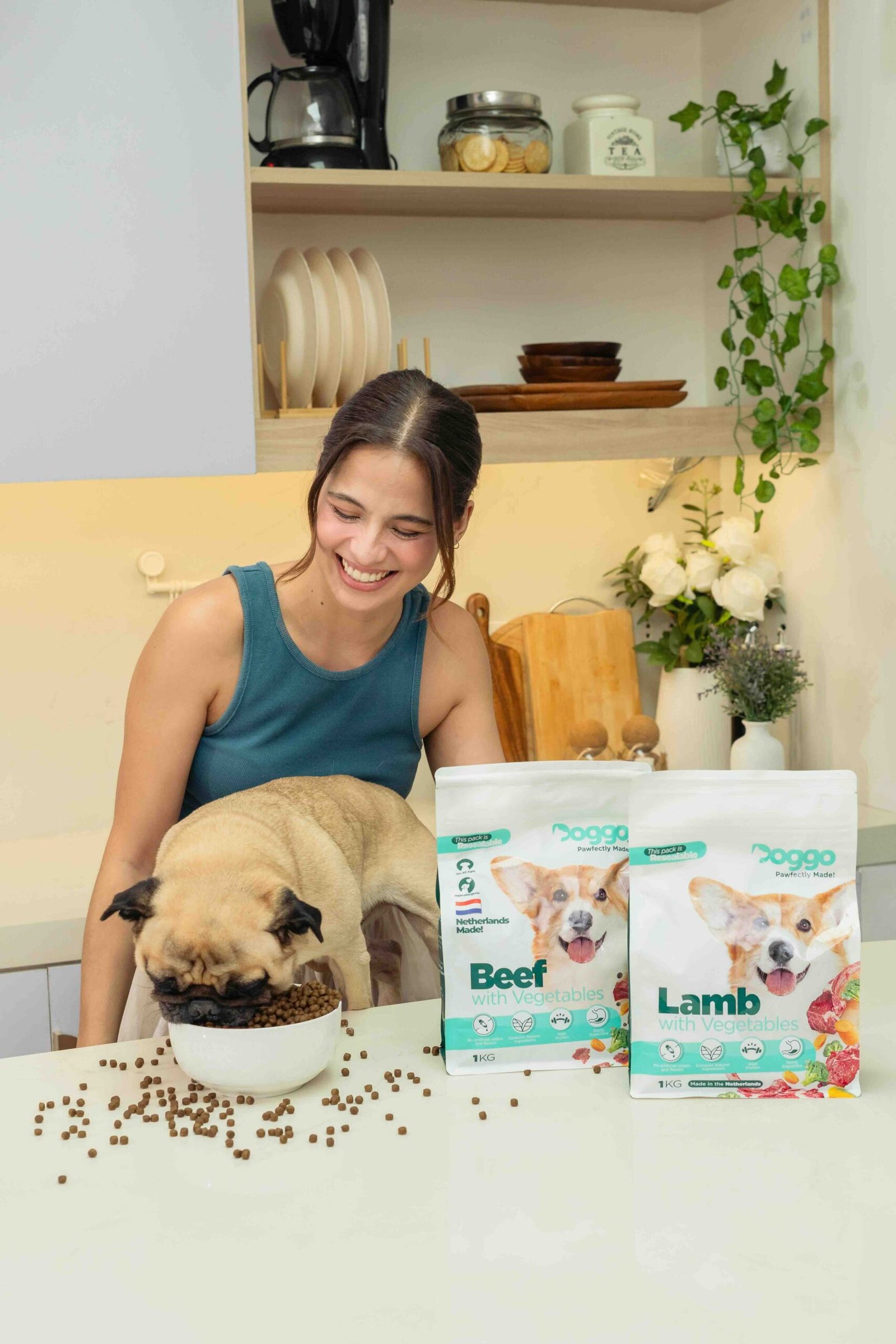 Many fans know Jasmine Curtis-Smith as a successful actress and host, but beyond the spotlight, she is also a devoted dog mom to two pugs, Papito and Waffle, and a cat mom to an exotic shorthair cat, Scout Ranger.