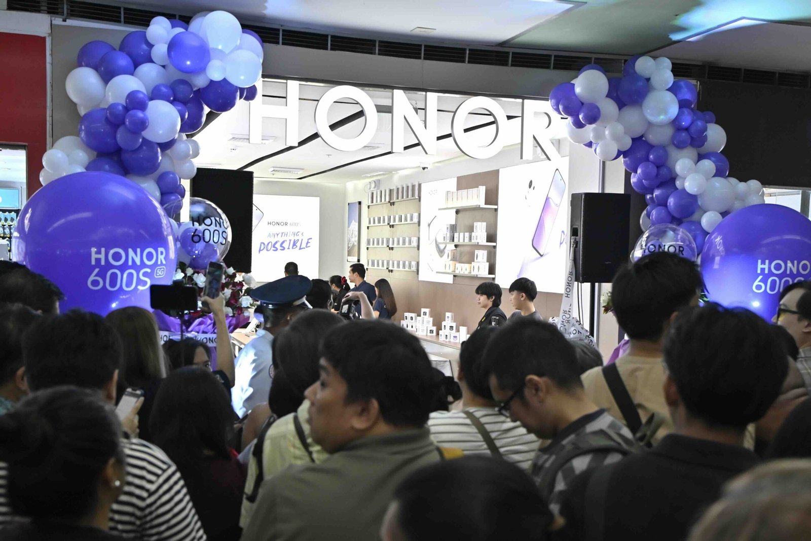The latest HONOR smartphone combines an 8,100mAh battery, durable design, and AI-powered features, alongside the opening of a new HONOR Alpha Store at SM Megamall Cyberzone.
