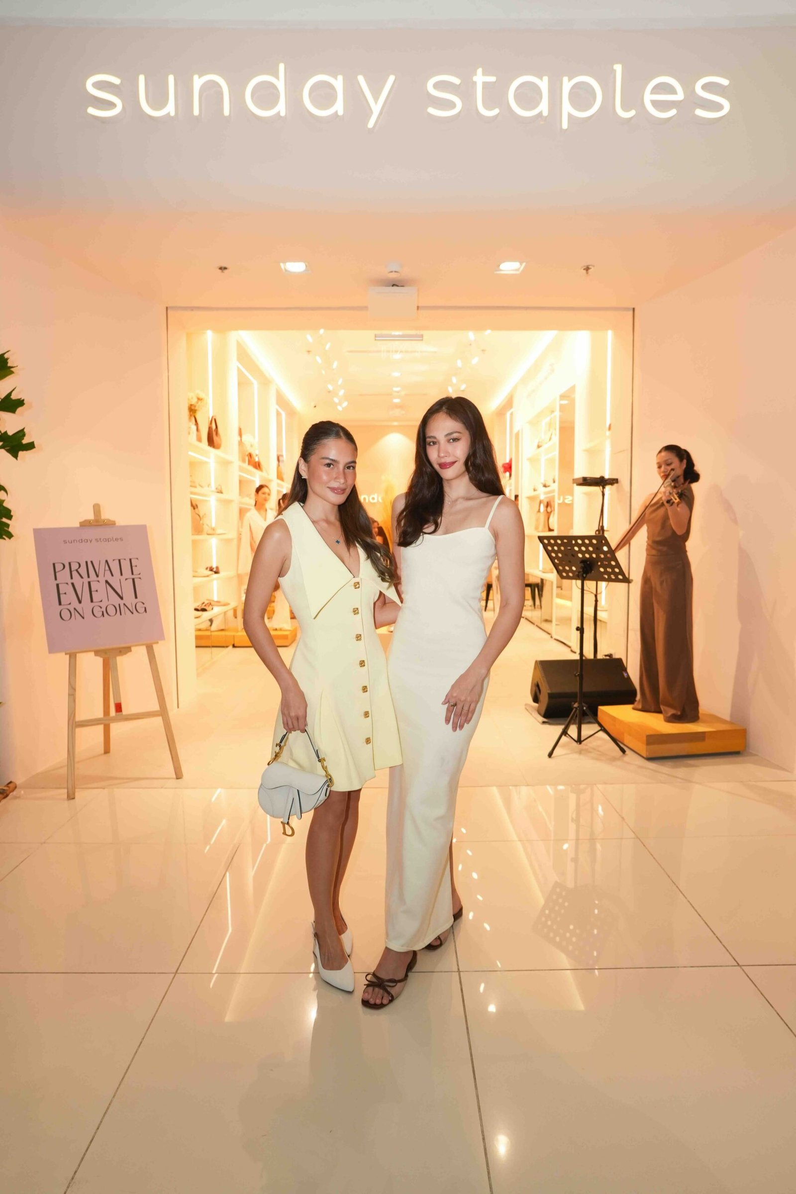 Sunday Staples, Singapore's fastest-growing comfort footwear brand, has opened its second physical store in the Philippines, first at Power Plant Mall and now at SM Mall of Asia.